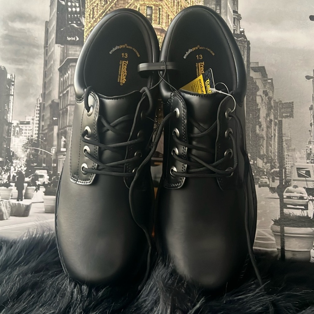 TredSafe Men’s Gary slip resistant shoes.